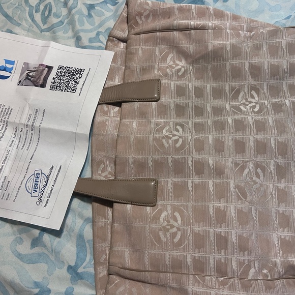 Authentic Chanel Tote - Picture 5 of 11